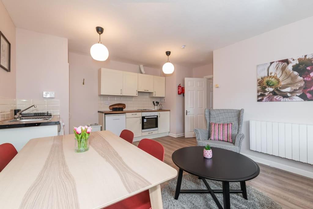 Fully Refurb Drogheda Apt7 3Rd Floor 외부 사진